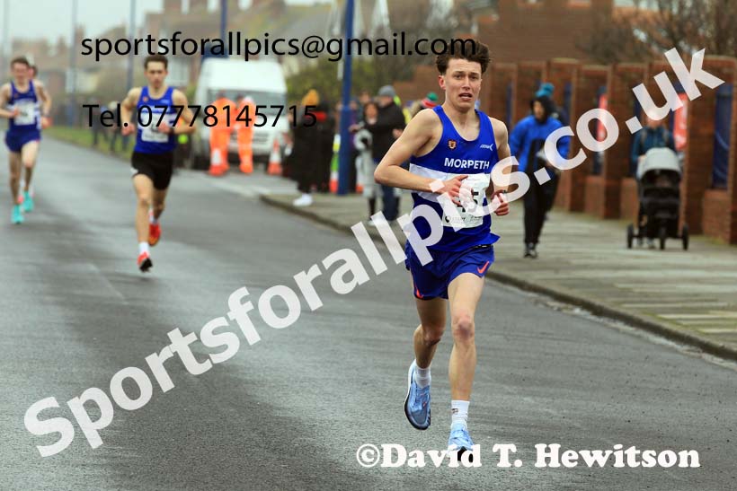 Mens under-17s 5k, 2023 Northern Mens 12 stage and Womens 6 Stage Relays and Young Athletes, Redcar. Photo: David T. Hewitson/Sports for All Pics